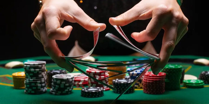 Hướng dẫn chia bài poker đầy đủ nhất cho bet thủ