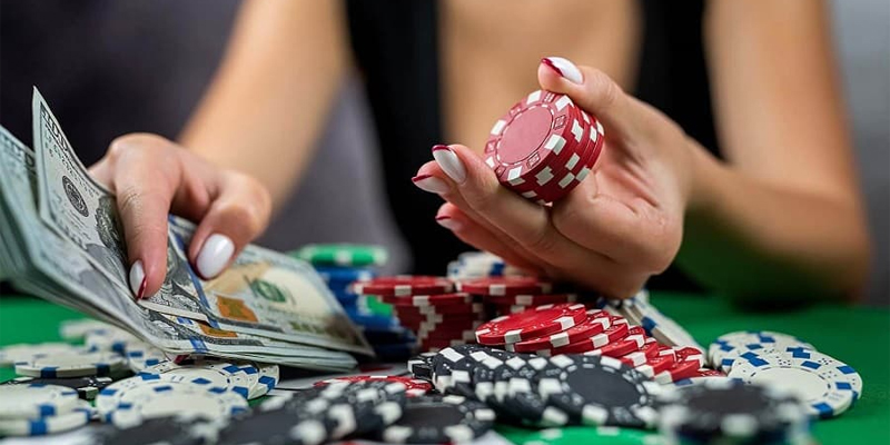 Tìm hiểu về game bài Poker đình đám