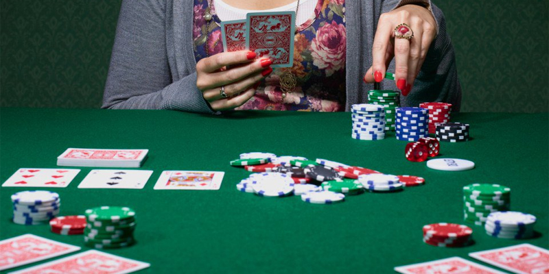 Một vài câu hỏi thường gặp liên quan đến các lá bài trong Poker