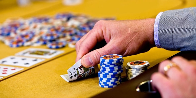 Bài tẩy là đôi: Starting hand good trong game bài Poker
