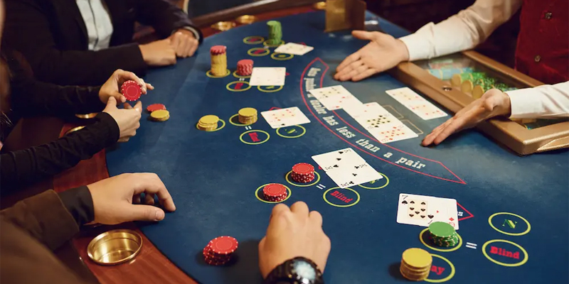 Cách chơi bài poker texas hold'em: Các hành động trong game