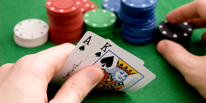 Bài viết trên đã giúp bạn hiểu rõ hơn về thứ tự và đặc điểm các tay bài poker