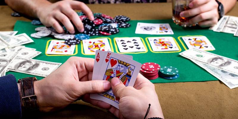Quy tắc và cách chơi cơ bản của bài poker 