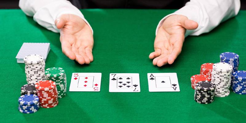 Kết hợp bói poker với kỹ thuật chơi cốt lõi