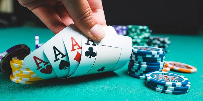 Poker 4 lá là như thế nào và cách chơi bài poker 4 lá có gì khác?